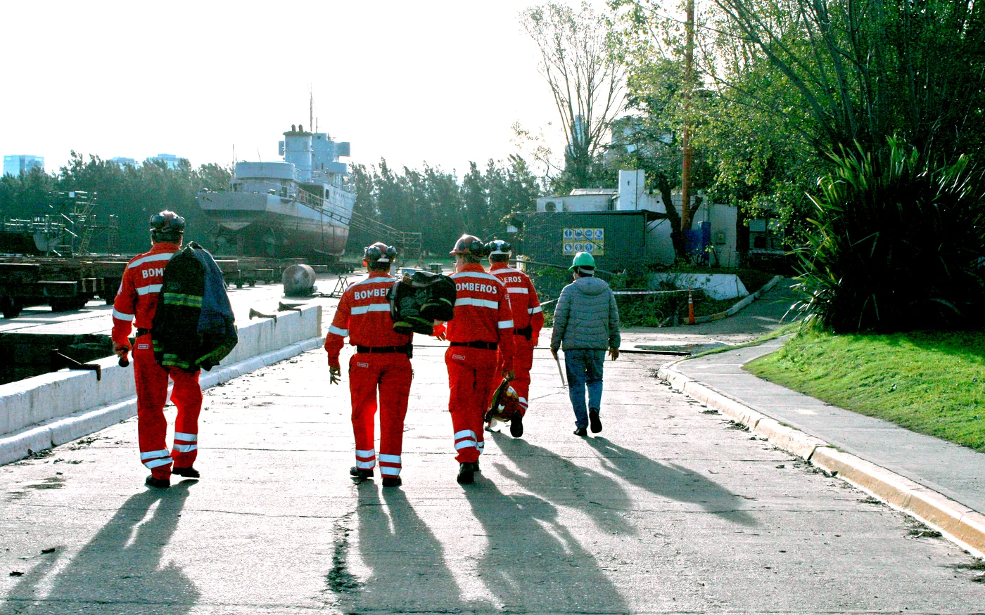 Equipo de respuesta en un operativo industrial